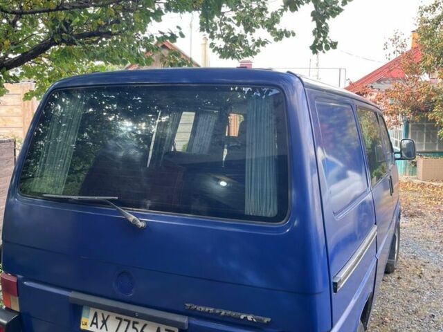 Синий Фольксваген Transporter, объемом двигателя 2.4 л и пробегом 440 тыс. км за 4900 $, фото 2 на Automoto.ua