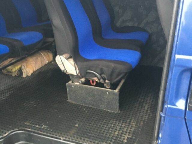 Синий Фольксваген Transporter, объемом двигателя 2.5 л и пробегом 1000 тыс. км за 5800 $, фото 6 на Automoto.ua