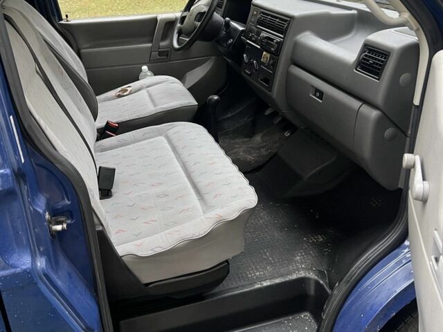 Синий Фольксваген Transporter, объемом двигателя 2 л и пробегом 400 тыс. км за 3200 $, фото 2 на Automoto.ua