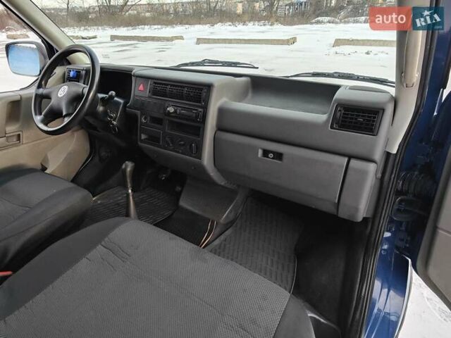 Синий Фольксваген Transporter, объемом двигателя 2.5 л и пробегом 348 тыс. км за 6800 $, фото 12 на Automoto.ua