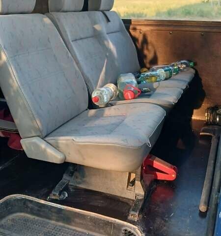 Синій Фольксваген Transporter, об'ємом двигуна 2.46 л та пробігом 473 тис. км за 4800 $, фото 6 на Automoto.ua