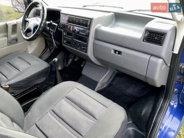 Синій Фольксваген Transporter, об'ємом двигуна 2.5 л та пробігом 290 тис. км за 5999 $, фото 46 на Automoto.ua