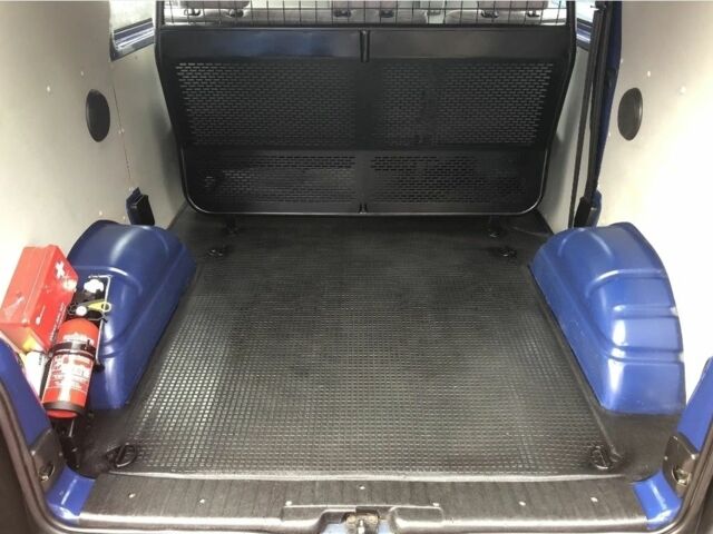 Синий Фольксваген Transporter, объемом двигателя 2.5 л и пробегом 220 тыс. км за 2009 $, фото 3 на Automoto.ua