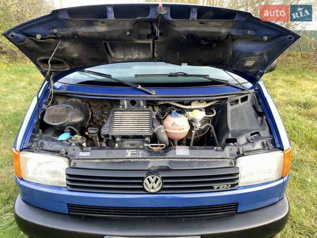 Синій Фольксваген Transporter, об'ємом двигуна 2.5 л та пробігом 290 тис. км за 5999 $, фото 10 на Automoto.ua