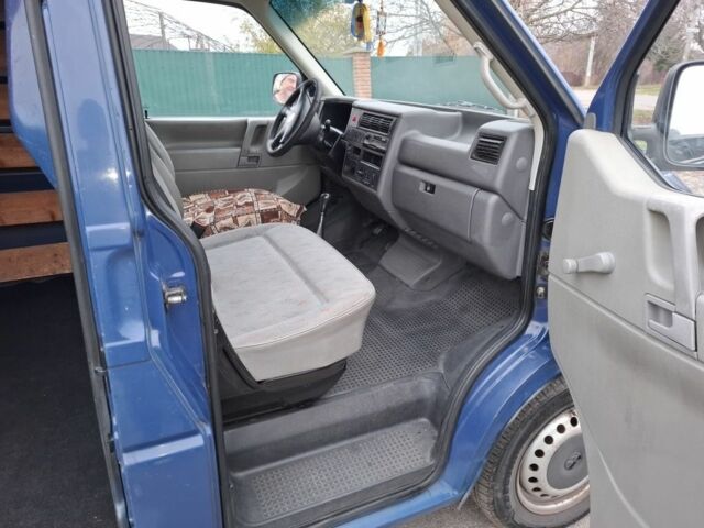 Синій Фольксваген Transporter, об'ємом двигуна 2.5 л та пробігом 355 тис. км за 3800 $, фото 4 на Automoto.ua