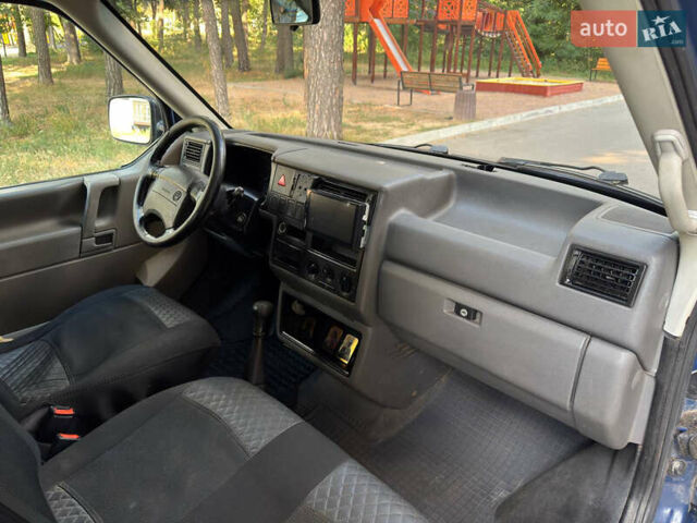 Синий Фольксваген Transporter, объемом двигателя 2.5 л и пробегом 290 тыс. км за 6200 $, фото 30 на Automoto.ua