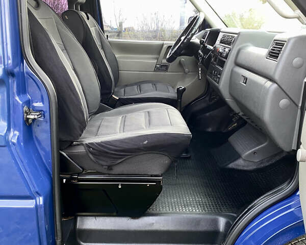 Синій Фольксваген Transporter, об'ємом двигуна 2.5 л та пробігом 290 тис. км за 5999 $, фото 42 на Automoto.ua