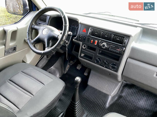 Синій Фольксваген Transporter, об'ємом двигуна 2.5 л та пробігом 290 тис. км за 5999 $, фото 45 на Automoto.ua