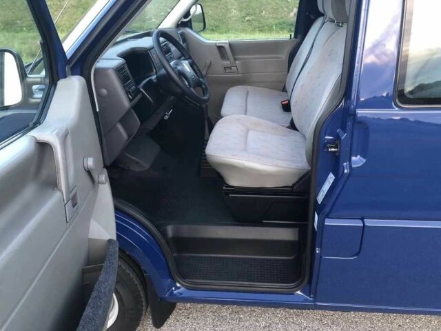 Синий Фольксваген Transporter, объемом двигателя 1.9 л и пробегом 268 тыс. км за 2300 $, фото 6 на Automoto.ua