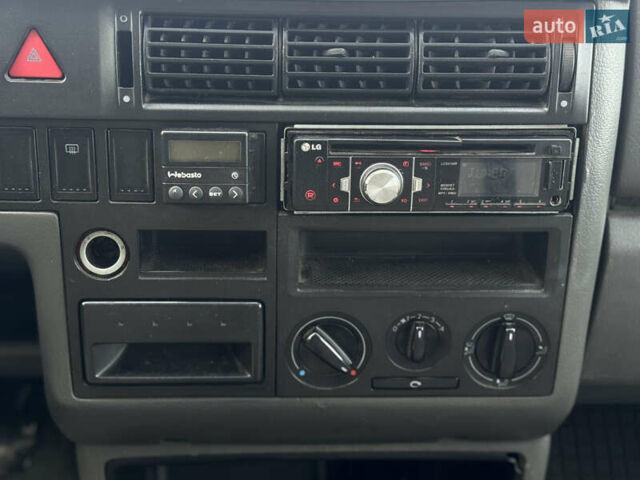 Синий Фольксваген Transporter, объемом двигателя 2.46 л и пробегом 382 тыс. км за 5500 $, фото 16 на Automoto.ua