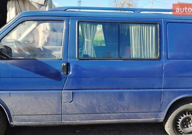 Синий Фольксваген Transporter, объемом двигателя 1.9 л и пробегом 440 тыс. км за 4500 $, фото 4 на Automoto.ua