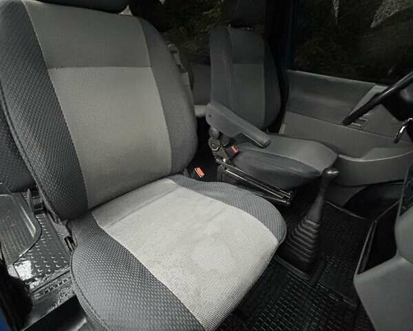 Синий Фольксваген Transporter, объемом двигателя 2.46 л и пробегом 650 тыс. км за 7300 $, фото 6 на Automoto.ua