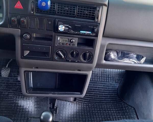 Синий Фольксваген Transporter, объемом двигателя 2.5 л и пробегом 535 тыс. км за 8700 $, фото 15 на Automoto.ua