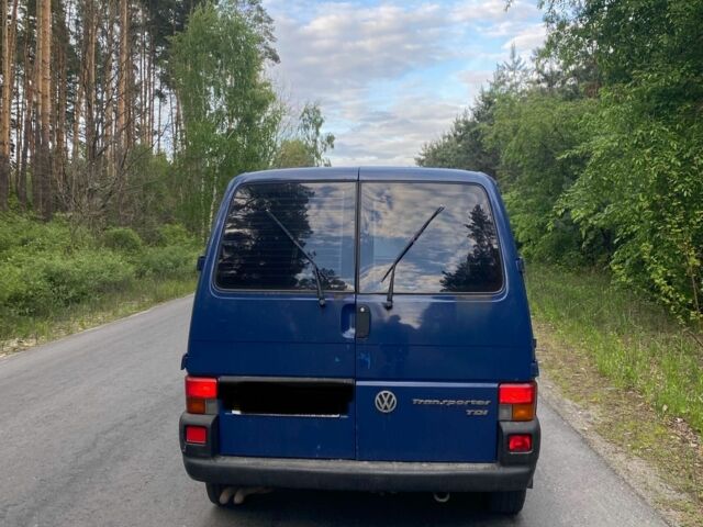 Синий Фольксваген Transporter, объемом двигателя 2.5 л и пробегом 490 тыс. км за 5500 $, фото 2 на Automoto.ua