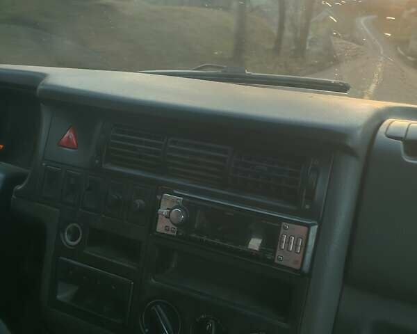 Синий Фольксваген Transporter, объемом двигателя 2.46 л и пробегом 366 тыс. км за 6200 $, фото 5 на Automoto.ua