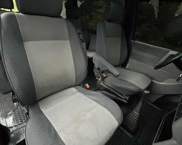 Синий Фольксваген Transporter, объемом двигателя 2.46 л и пробегом 650 тыс. км за 7300 $, фото 5 на Automoto.ua