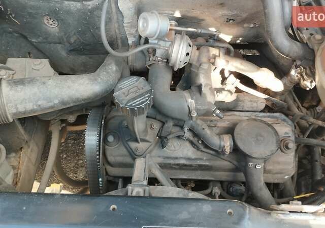 Синий Фольксваген Transporter, объемом двигателя 1.9 л и пробегом 440 тыс. км за 4500 $, фото 5 на Automoto.ua