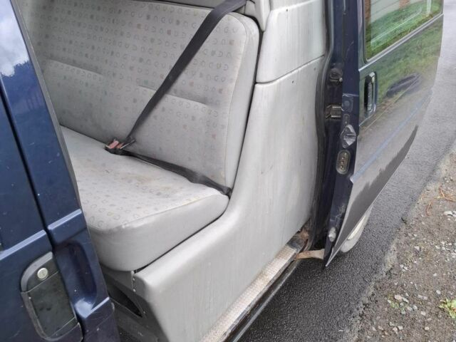 Синий Фольксваген Transporter, объемом двигателя 0 л и пробегом 400 тыс. км за 3850 $, фото 2 на Automoto.ua