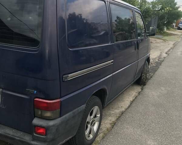 Синий Фольксваген Transporter, объемом двигателя 2.5 л и пробегом 400 тыс. км за 5950 $, фото 3 на Automoto.ua