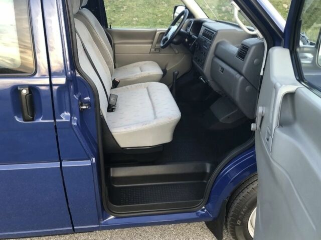 Синий Фольксваген Transporter, объемом двигателя 1.9 л и пробегом 248 тыс. км за 2300 $, фото 7 на Automoto.ua