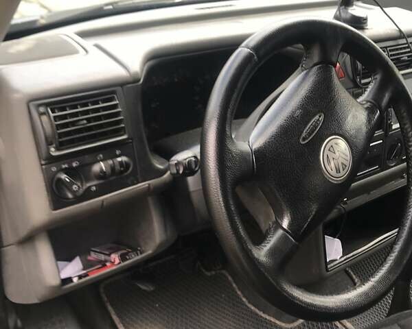 Синий Фольксваген Transporter, объемом двигателя 2.5 л и пробегом 400 тыс. км за 5950 $, фото 5 на Automoto.ua