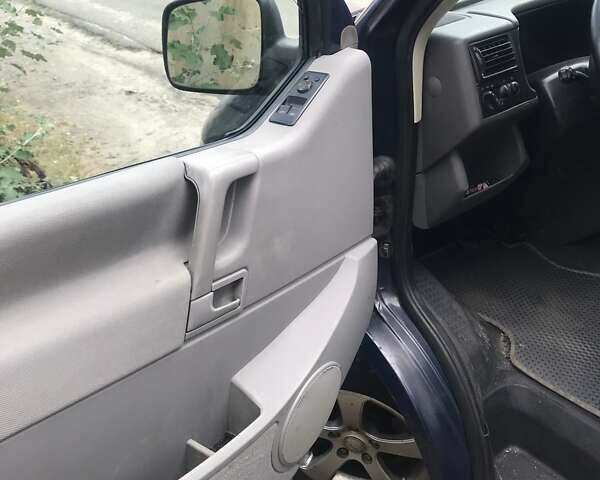 Синий Фольксваген Transporter, объемом двигателя 2.5 л и пробегом 400 тыс. км за 5950 $, фото 4 на Automoto.ua