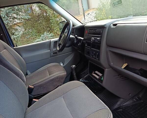 Синий Фольксваген Transporter, объемом двигателя 2.5 л и пробегом 253 тыс. км за 7500 $, фото 7 на Automoto.ua