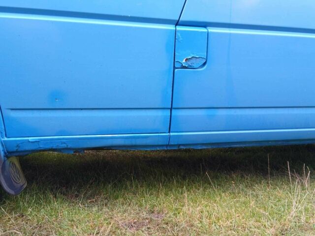 Синий Фольксваген Transporter, объемом двигателя 2.5 л и пробегом 399 тыс. км за 6185 $, фото 4 на Automoto.ua