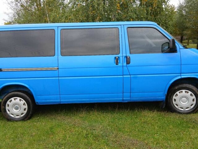 Синий Фольксваген Transporter, объемом двигателя 2.5 л и пробегом 399 тыс. км за 6185 $, фото 1 на Automoto.ua