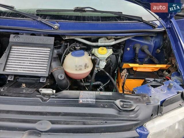 Синий Фольксваген Transporter, объемом двигателя 2.5 л и пробегом 345 тыс. км за 7999 $, фото 22 на Automoto.ua