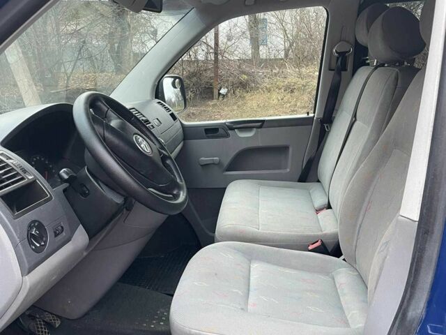 Синий Фольксваген Transporter, объемом двигателя 1.9 л и пробегом 363 тыс. км за 9000 $, фото 5 на Automoto.ua