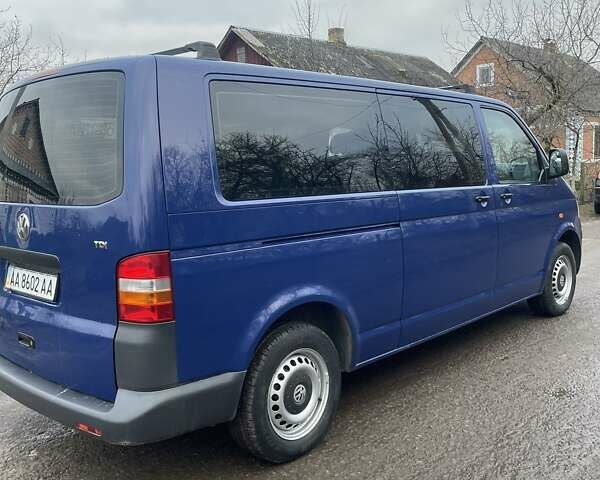 Синій Фольксваген Transporter, об'ємом двигуна 1.9 л та пробігом 362 тис. км за 8800 $, фото 3 на Automoto.ua