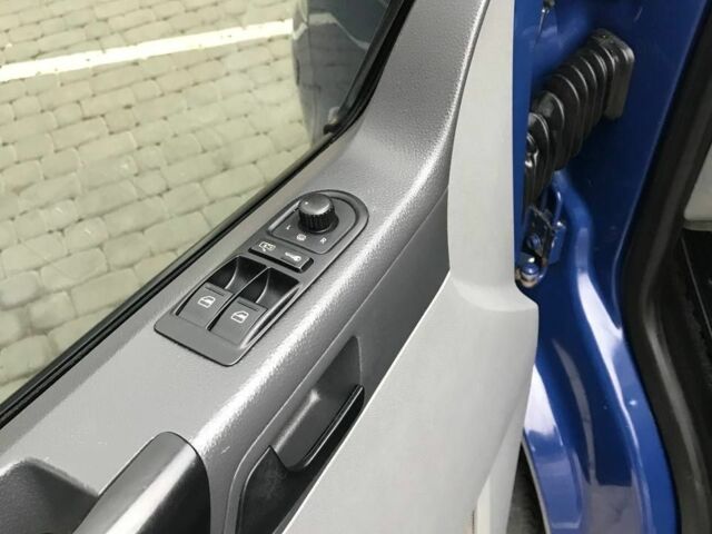 Синий Фольксваген Transporter, объемом двигателя 2 л и пробегом 312 тыс. км за 10500 $, фото 16 на Automoto.ua