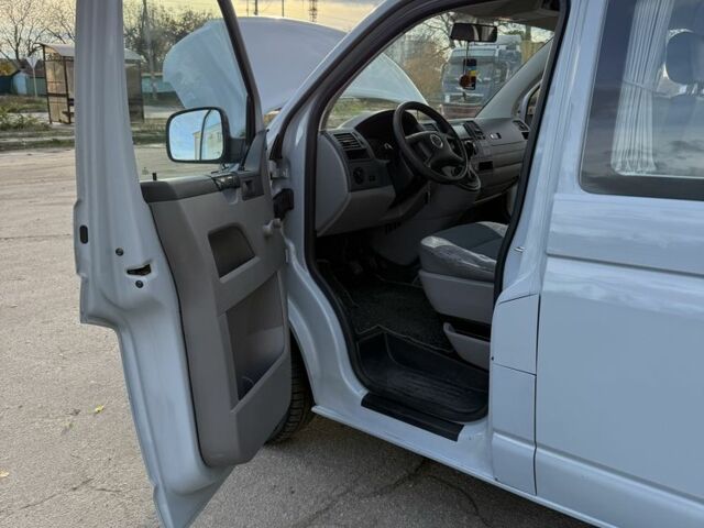 Синій Фольксваген Transporter, об'ємом двигуна 2.5 л та пробігом 320 тис. км за 8000 $, фото 4 на Automoto.ua