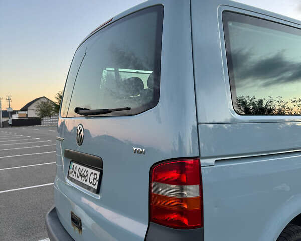 Синий Фольксваген Transporter, объемом двигателя 1.9 л и пробегом 325 тыс. км за 9000 $, фото 2 на Automoto.ua