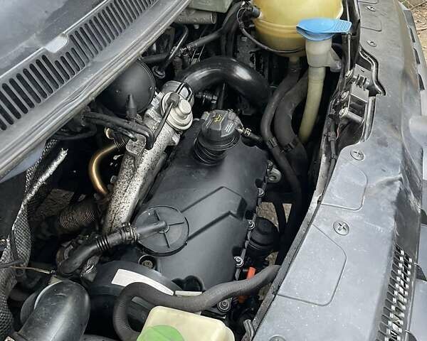Синій Фольксваген Transporter, об'ємом двигуна 1.9 л та пробігом 362 тис. км за 8800 $, фото 14 на Automoto.ua