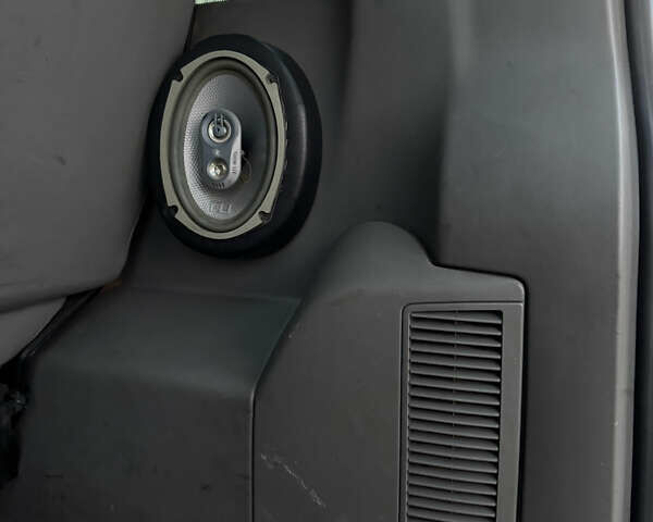 Синий Фольксваген Transporter, объемом двигателя 1.9 л и пробегом 325 тыс. км за 9000 $, фото 5 на Automoto.ua