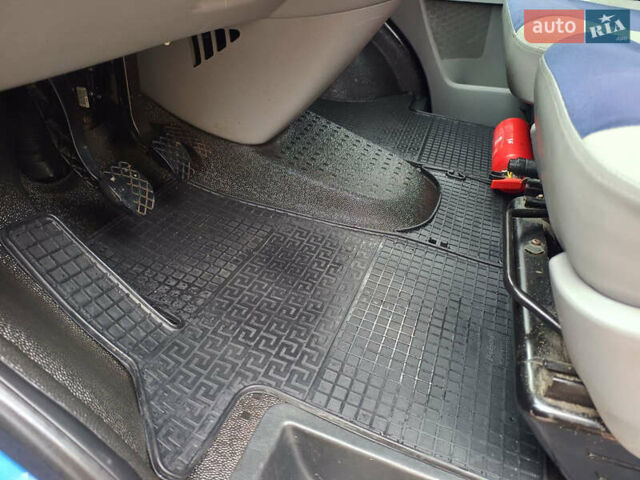 Синий Фольксваген Transporter, объемом двигателя 2.5 л и пробегом 285 тыс. км за 8500 $, фото 31 на Automoto.ua