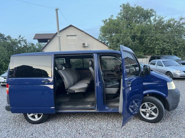 Синий Фольксваген Transporter, объемом двигателя 2.5 л и пробегом 300 тыс. км за 5900 $, фото 2 на Automoto.ua