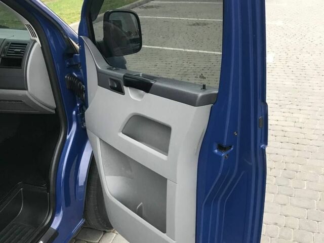 Синий Фольксваген Transporter, объемом двигателя 2 л и пробегом 312 тыс. км за 10500 $, фото 18 на Automoto.ua