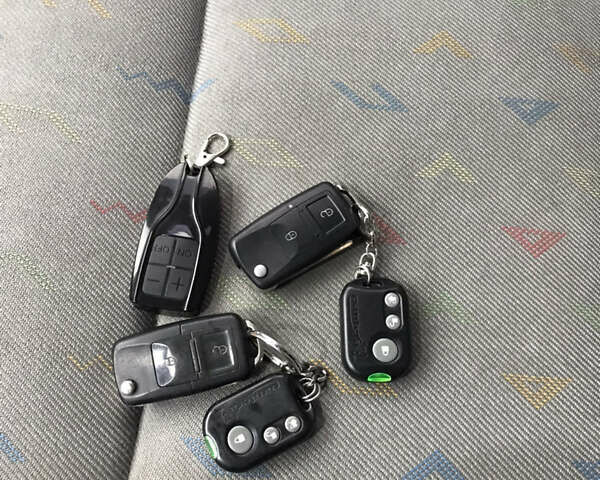 Синій Фольксваген Transporter, об'ємом двигуна 1.98 л та пробігом 412 тис. км за 10900 $, фото 30 на Automoto.ua
