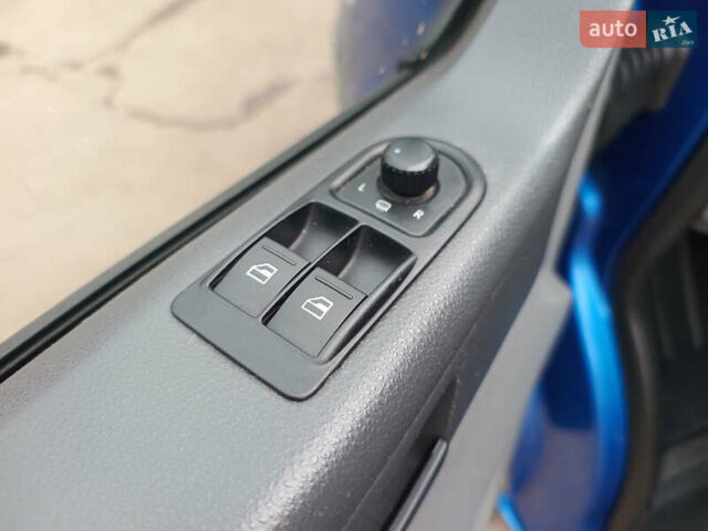 Синий Фольксваген Transporter, объемом двигателя 2.5 л и пробегом 285 тыс. км за 8500 $, фото 29 на Automoto.ua