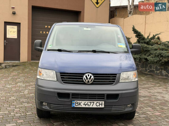 Синий Фольксваген Transporter, объемом двигателя 1.9 л и пробегом 400 тыс. км за 8800 $, фото 4 на Automoto.ua