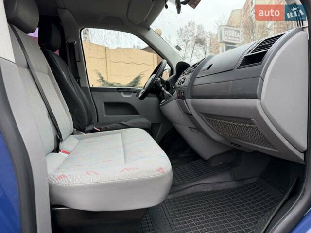 Синий Фольксваген Transporter, объемом двигателя 1.9 л и пробегом 400 тыс. км за 8800 $, фото 53 на Automoto.ua