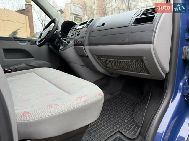 Синий Фольксваген Transporter, объемом двигателя 1.9 л и пробегом 400 тыс. км за 8800 $, фото 54 на Automoto.ua