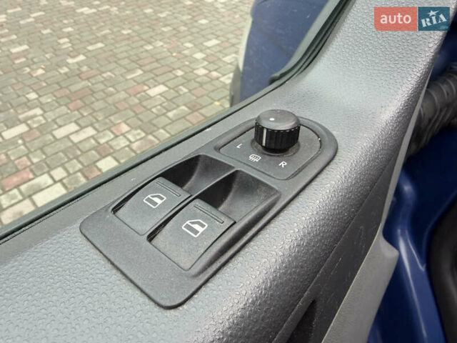 Синий Фольксваген Transporter, объемом двигателя 1.9 л и пробегом 400 тыс. км за 8800 $, фото 52 на Automoto.ua