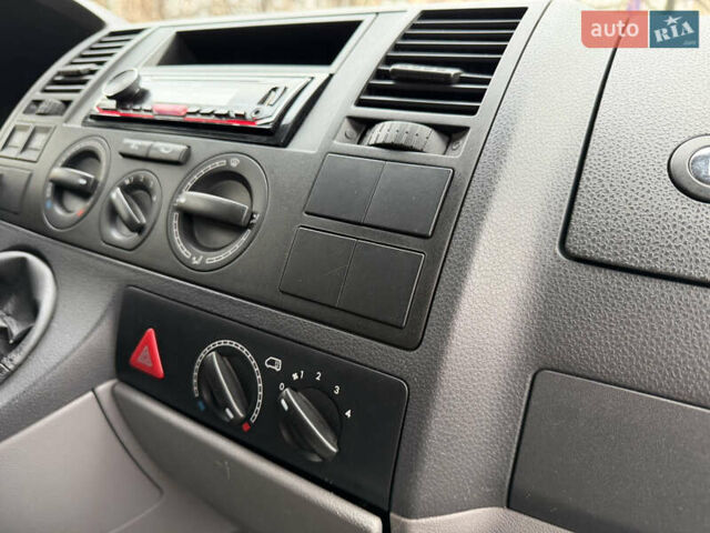 Синий Фольксваген Transporter, объемом двигателя 1.9 л и пробегом 400 тыс. км за 8800 $, фото 56 на Automoto.ua