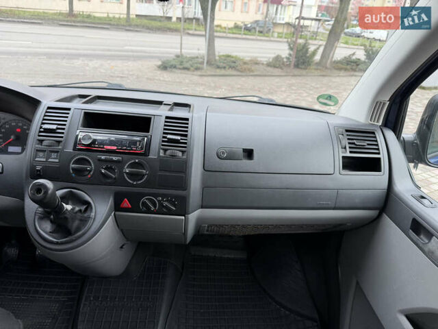 Синий Фольксваген Transporter, объемом двигателя 1.9 л и пробегом 400 тыс. км за 8800 $, фото 42 на Automoto.ua
