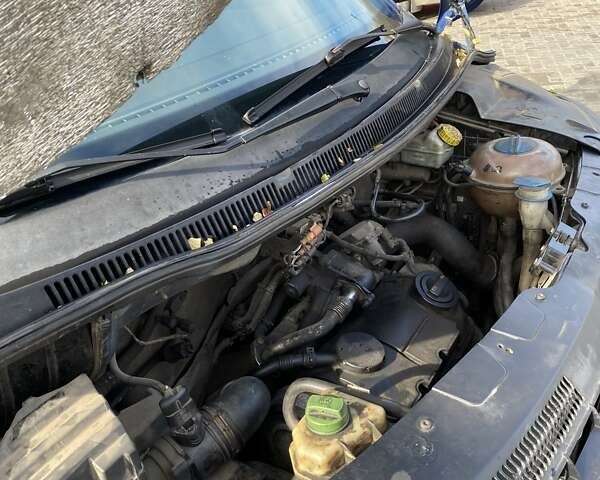 Синий Фольксваген Transporter, объемом двигателя 1.9 л и пробегом 510 тыс. км за 9000 $, фото 1 на Automoto.ua