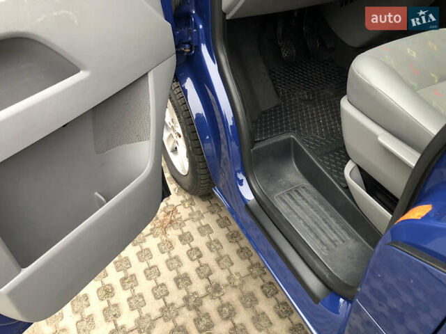 Синий Фольксваген Transporter, объемом двигателя 2.5 л и пробегом 327 тыс. км за 9900 $, фото 31 на Automoto.ua